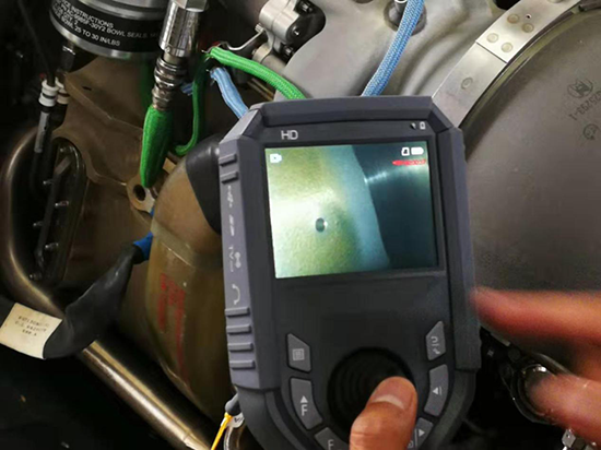 发现燃烧室里的漏油的问题